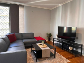 73 Peaceful &private 2brgymparkng